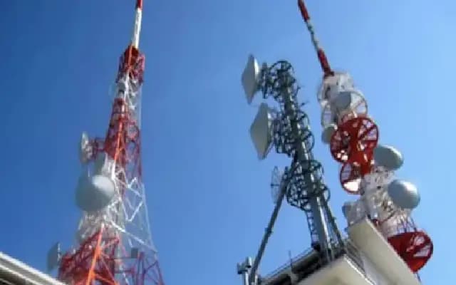 Naxalites set mobile tower ablaze in Bijapur, Chhattisgarh