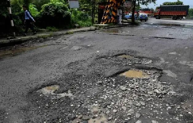 Bengaluru techie frustrated by  road conditions, blames infrastructure