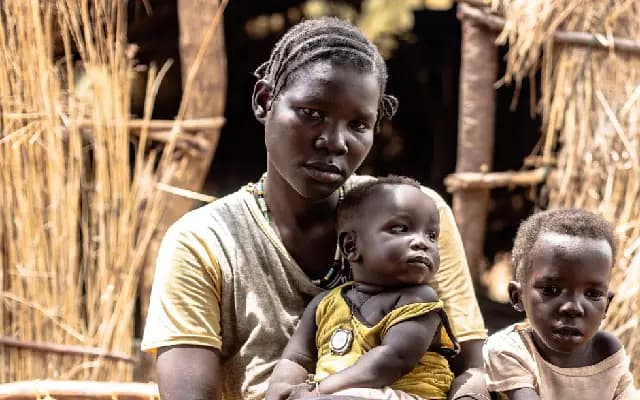 Give hope this Christmas: help families in conflict zones