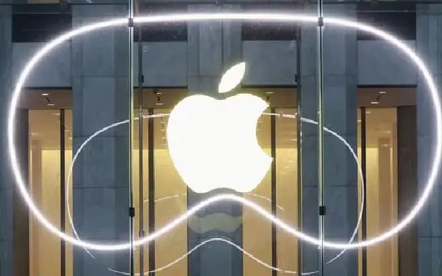 Apple employees charged in fraud scheme involving Employee Gift-Matching
