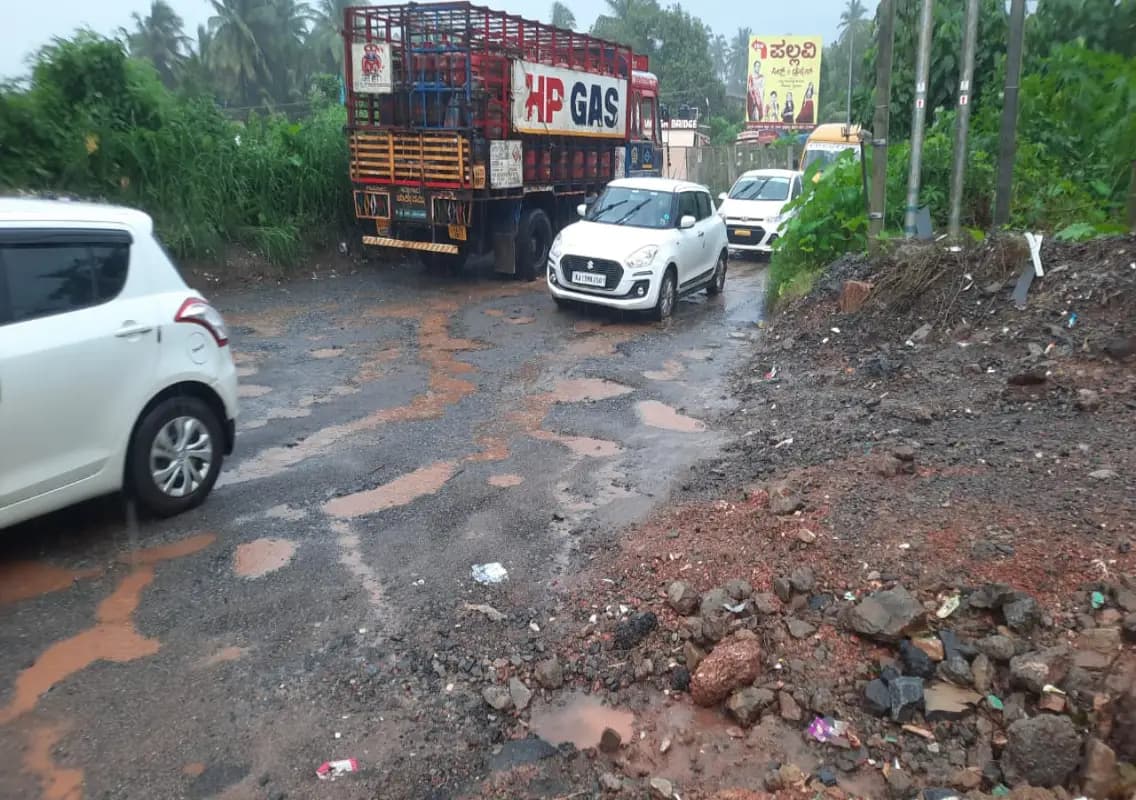 Surathkal: Traffic restrictions imposed for concretisation of railway overbridge