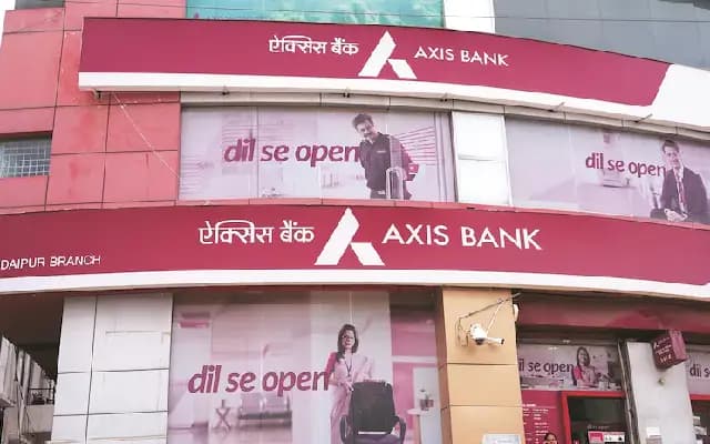 Axis Bank officials accused of embezzling Rs 6.5 crore from account in Hyderabad