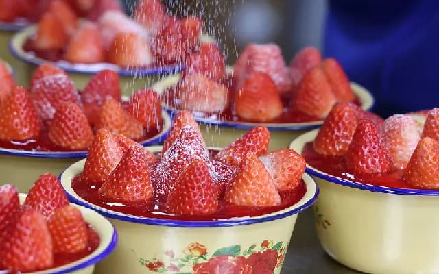 Retro enamel bowl strawberry cakes bring nostalgia and charm