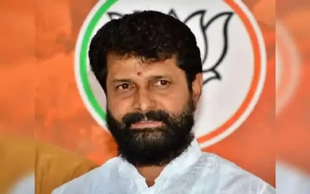 BJP Leaders Face FIR Over Poster Campaign Against Minister Priyank Kharge