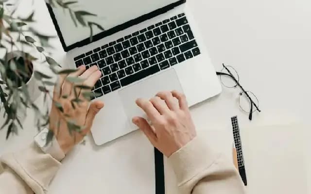 Bengaluru Techie Sparks Debate on the Two Essential Roles for Startups