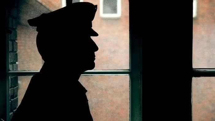 Police constable attempts to stage suicide, no poison found