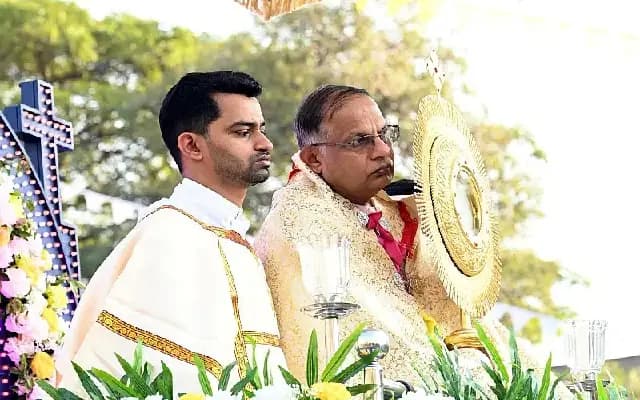 Mangalore Catholics Celebrate Epiphany with Grand Eucharistic Procession
