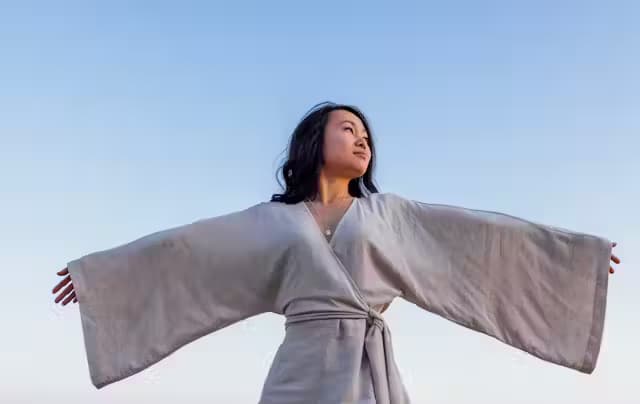 Why natural fabrics keep us cooler in hot weather