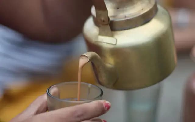 Man was arrested after stabbing another man at tea stall