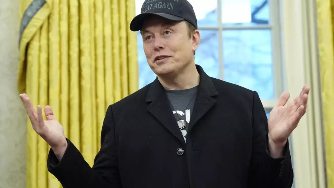 Musk’s Federal Worker Demands Spark Controversy: One Employee’s Bold Response