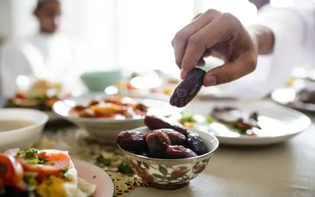 Al-Qaswa Friends Group Offers Free Iftar & Sehri in Mangaluru