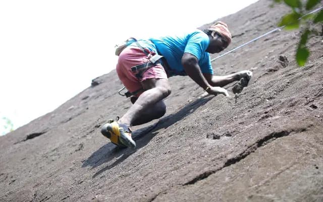 ‘Spiderman of Karnataka’ Scales Karinja Hill in 30 Minutes