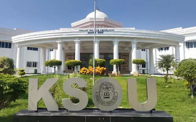 KSOU Staff Protest Corruption Allegations with Currency Note Garland