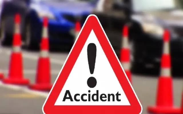 Two Killed, Three Injured as Sugar-Laden Truck Overturns Near Belagavi