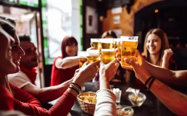 Bengaluru Nightlife Set for a Revival: Pubs May Stay Open Till 1 AM