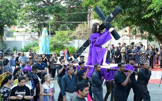 Faithful Observe Good Friday with Reverence Across Mangaluru