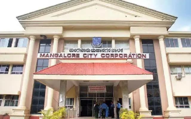 Pourakarmikas Push for Justice: 387 Contract Workers in MCC Await Regularisation