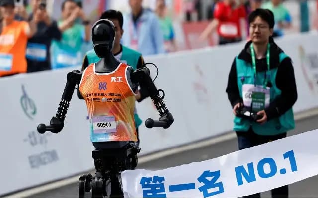 Robots Run Half-Marathon in Beijing, But Humans Still in the Lead