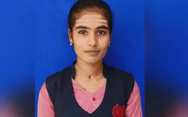 Lorry Driver’s Daughter Wins First Place in State Art Category