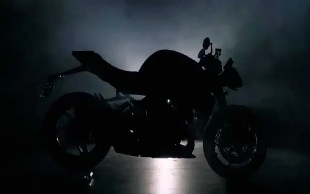 Triumph Unveils Sportier Speed Triple RX: A New Flagship on the Horizon