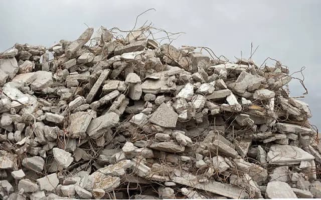 Bengaluru: ₹2,227 Cr Debris Deal Sparks Centralisation, Favouritism Fears