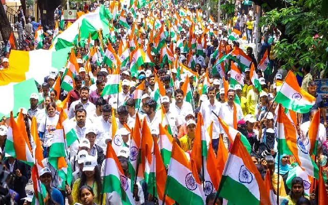 Bengaluru Citizens Join Tiranga Yatra to Salute Armed Forces for Op Sindoor