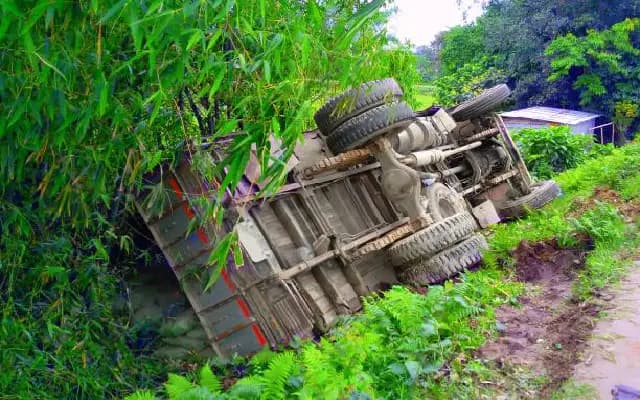 Jharkhand Labourer Killed as Rice-Laden Lorry Overturns in Bantwal