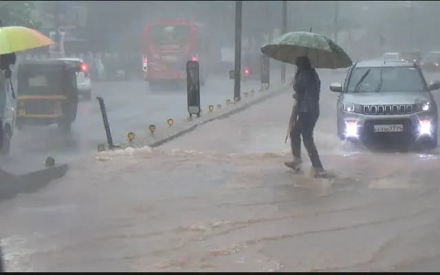 Red Alert Issued for Coastal Karnataka Amid Heavy Rains, Thunderstorms