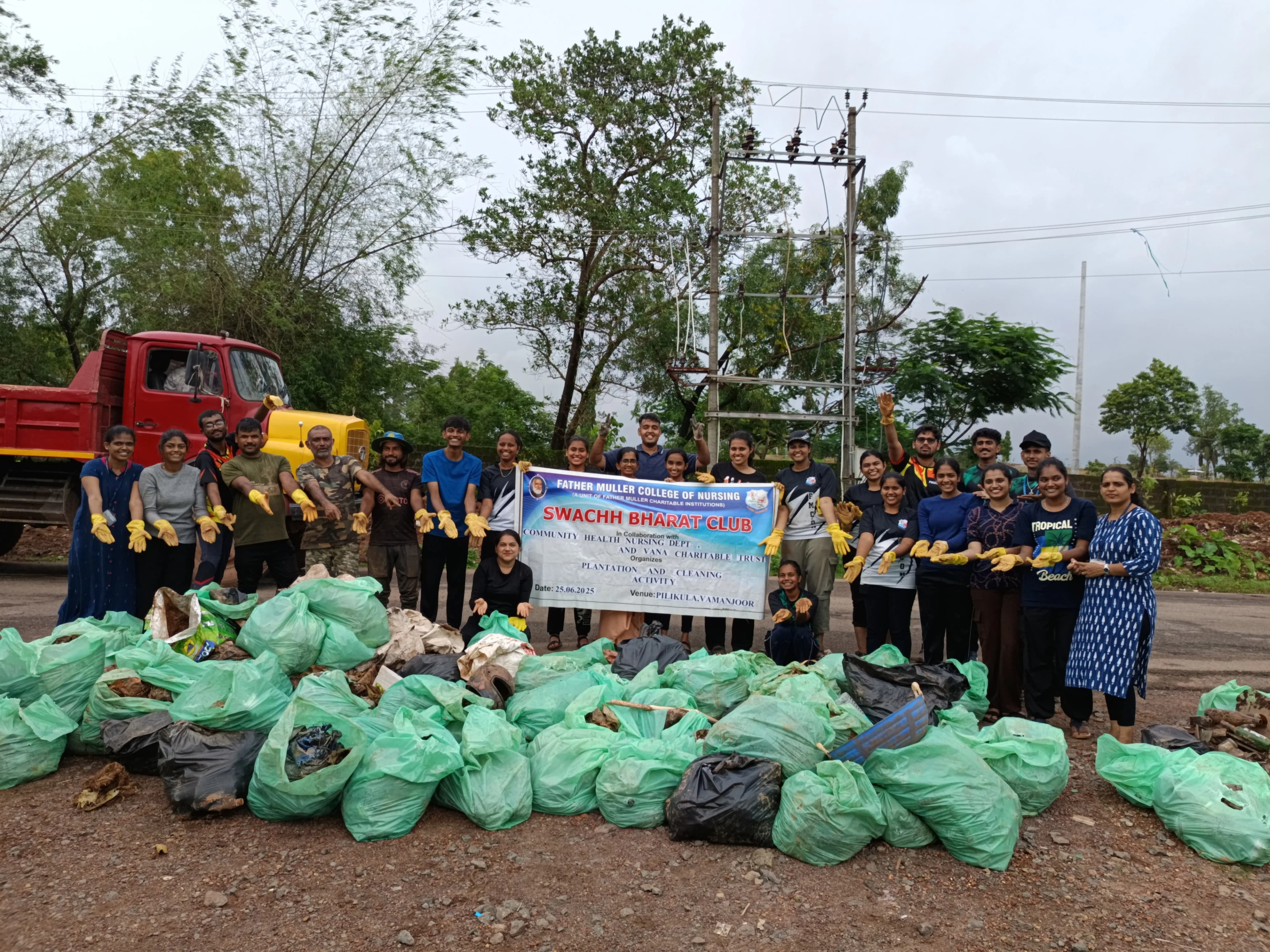 FMCON’s Swachh Bharat Club and Vana Charitable Trust lead plantation and cleanup