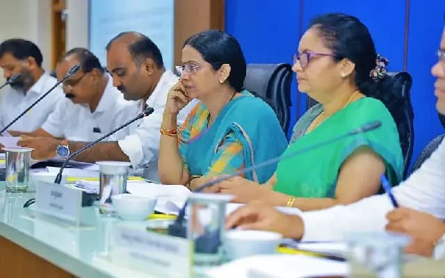 Minister Hebbalkar Calls for Action on Rain Relief, Tourism Boost, and NREGA Funds in Udupi