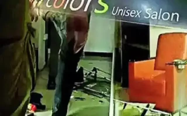 Raid on Mangaluru Salon Over Illicit Activities, Trade Licence Revoked