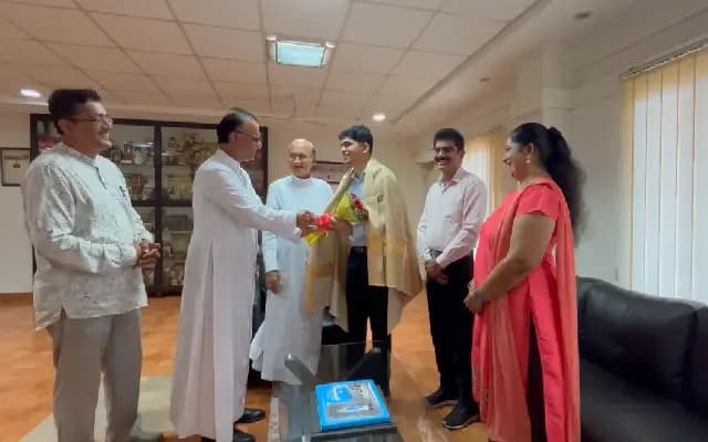 UPSC Achiever Shreyans Gomes Honoured by Udupi Diocese