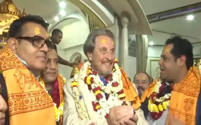 Errol Musk Praises India During Spiritual Visit to ISKCON Temple in Delhi