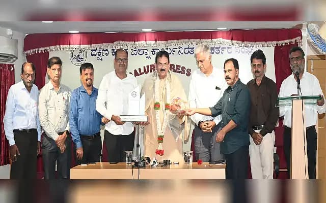 From Jaggery Seller to Industrial Tycoon: Zakaria Jokatte Honoured for Inspiring Journey