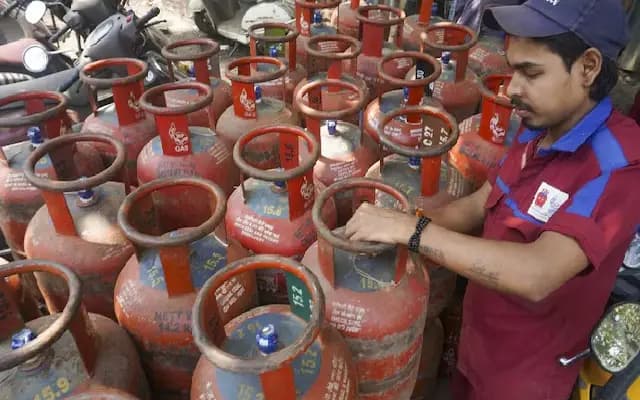 Commercial LPG Price Slashed Again, Relief for Food Businesses