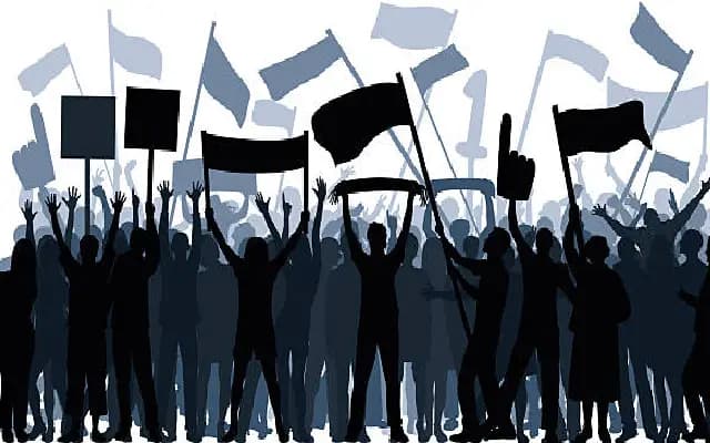 Protest Erupts in Mangaluru Alleging Targeted Action Against Hindu Activists
