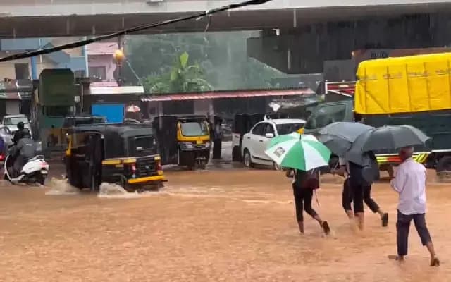 Heavy Rains Lash Mangaluru, Trigger Artificial Flooding at Thokkottu