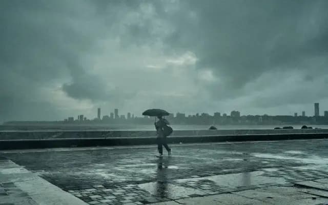 Red Alert Issued for Udupi: IMD Warns of Extreme Rain, High Waves