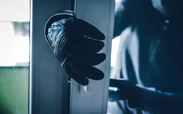 Bold Heist in Udupi: Thieves in Police Jackets Loot Quarters Near Station