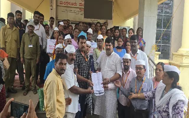 MLA Vedavyasa Kamath Intervenes in MCC Protest, Seeks Urgent Resolution