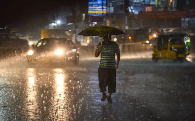 Mangaluru lashed by widespread rains; Yellow Alert issued
