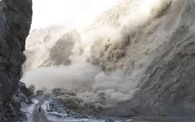 PM and President grieve as 32 die in Vaishno Devi landslide