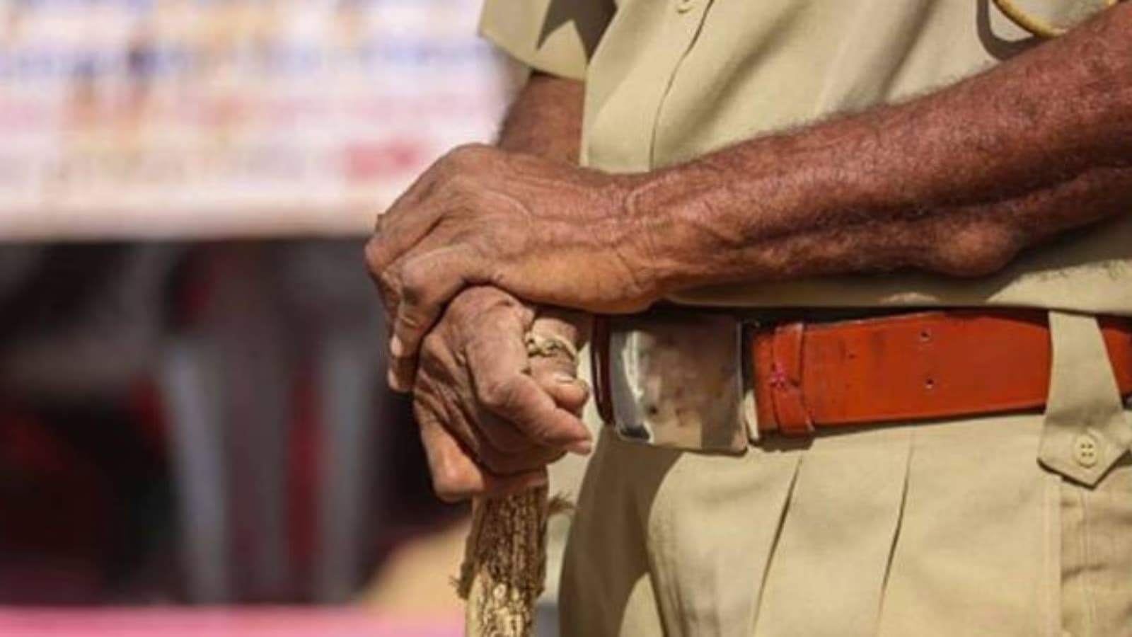 Up police constable held in delhi for motorcycle theft
