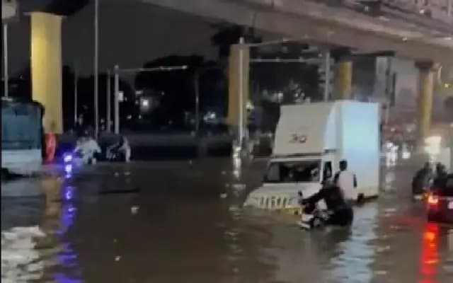 Bengaluru Rains Expose Poor Drainage System, Triggering Traffic Chaos