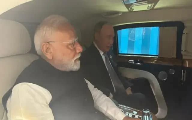 Modi and Putin share limousine ride, hold hour-long private talks in Tianjin