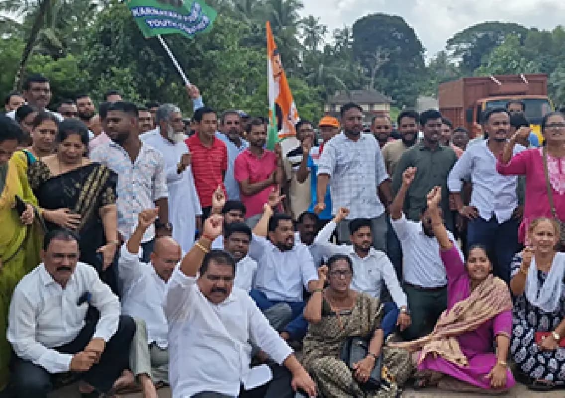 Shirva residents protest road condition, demand urgent repairs