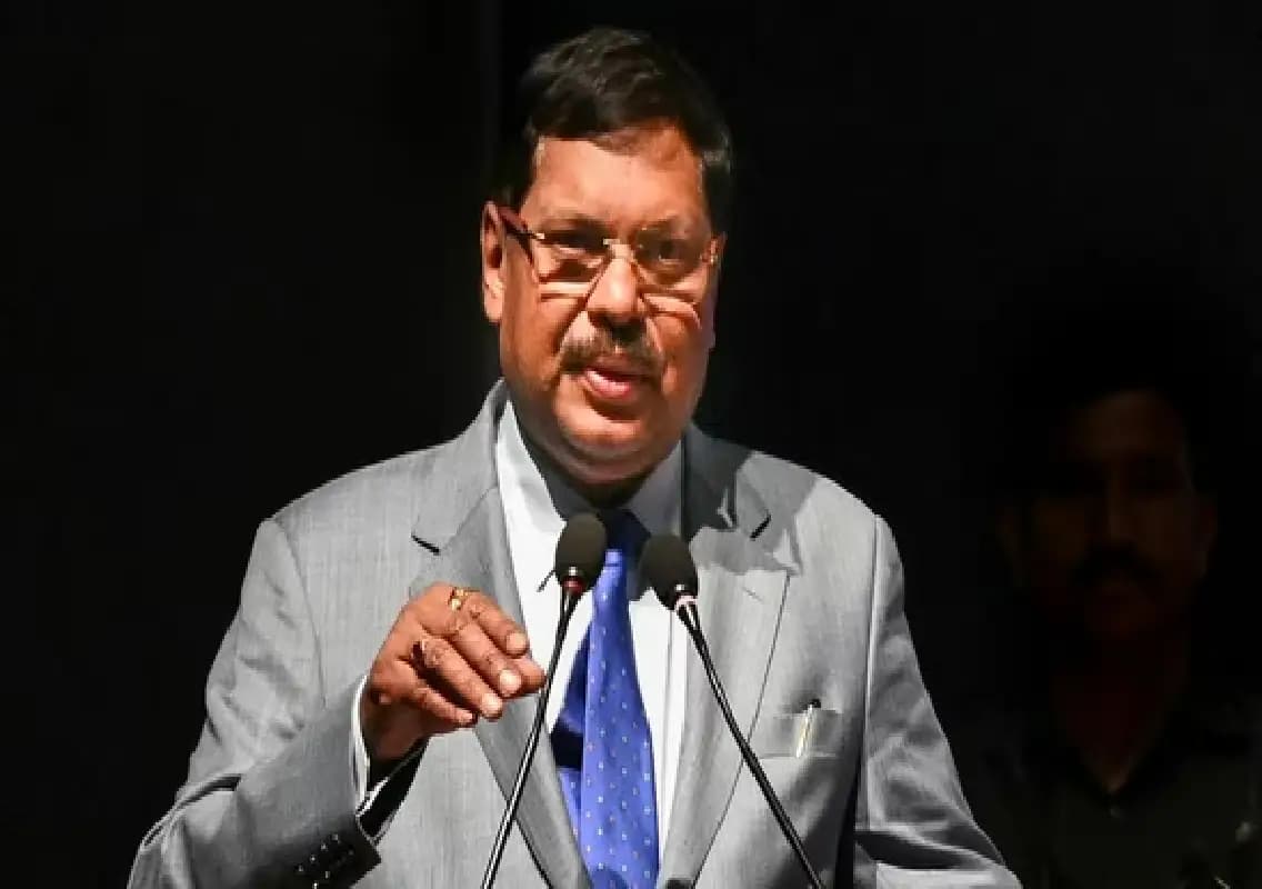 Lawyer attempts attack on CJI BR Gavai inside Supreme Court courtroom
