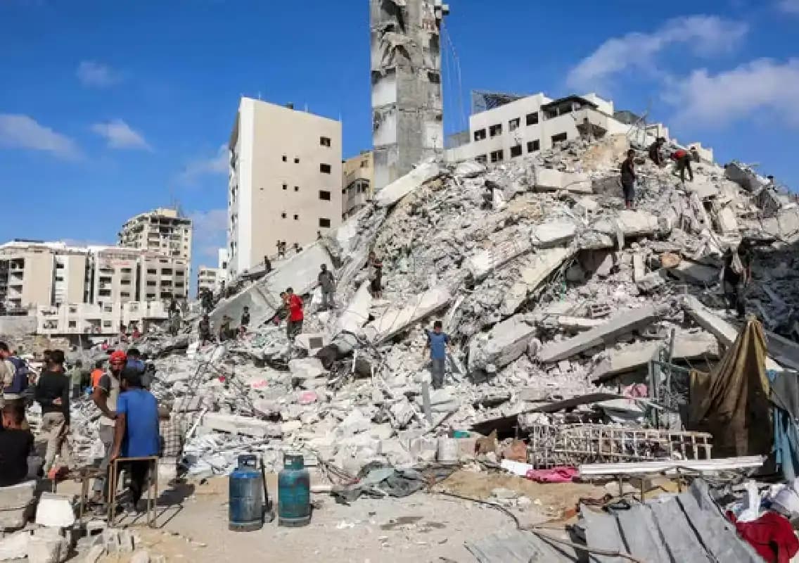 Ceasefire in Gaza fragile as Israel blocks aid, Palestinians report no change