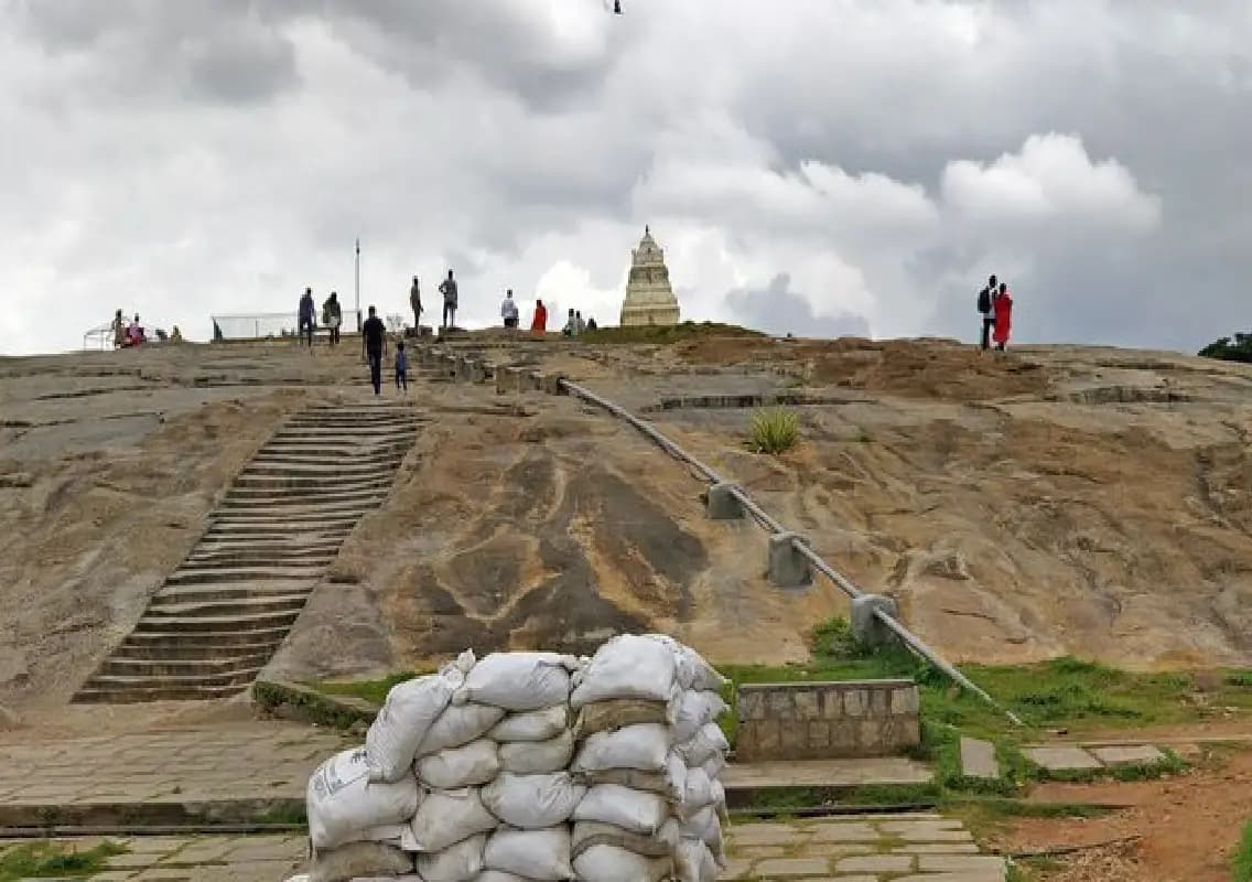 Bengaluru tunnel road may damage 3.5-billion-year-old Lalbagh Rock