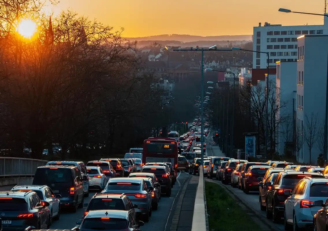 Bengaluru Faces Traffic Surge as Commuters Return After Holidays